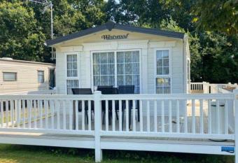Kellys Holiday Homes Westwood 2 bedrooms caravan has Balcony rooms