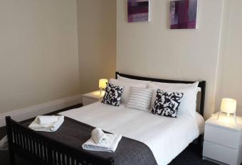 South Shield s Hidden Gem Amethyst 3 Bedroom House has Balcony rooms