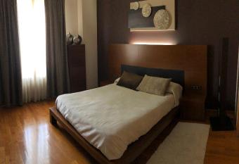 APARTAMENTO ANOVA allows 18 year olds to book a room