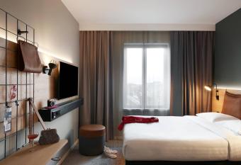 Moxy Edinburgh Fountainbridge allows 18 year olds to book a room