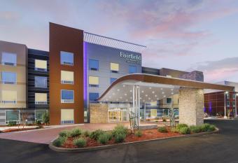 Fairfield Inn & Suites by Marriott Oakhurst Yosemite allows 18 year olds to book a room