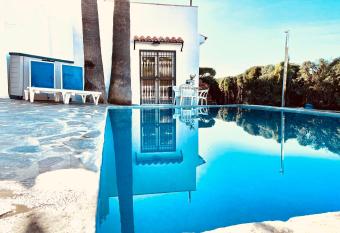 Super Exclusive Bungalow allows 18 year olds to book a room