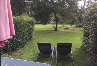 Cottage au sein du  has Balcony rooms