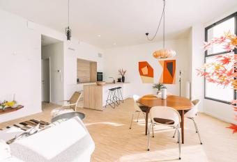 Smartflats - Avenue Antwerp has Balcony rooms