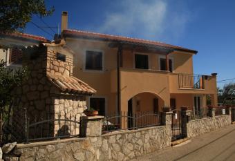 Apartments with a parking space Punta kriza, Cres - 18644 has Balcony rooms