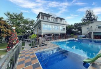 Youhan Beach Resort has Balcony rooms