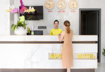 SUNRISE Hotel HA TIEN has Balcony rooms