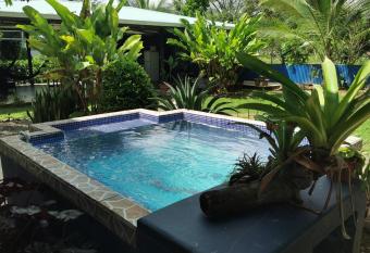 Nueva Vida has Balcony rooms