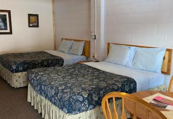 Canyon View 2 Queens has Balcony rooms