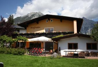 Bergfrieden Leutasch/Seefeld has Balcony rooms