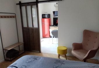 l Eden naturiste   cureuil allows 18 year olds to book a room