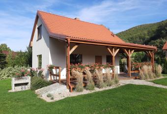 Domek Chmielnik has Balcony rooms