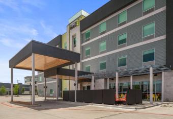 Home2 Suites by Hilton Rowlett Rockwall Marina has Balcony rooms