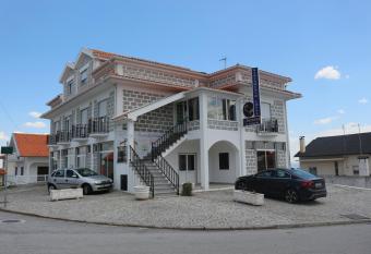 Alojamento Local S. Bartolomeu has Balcony rooms