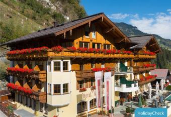 Hotel Kristall has Balcony rooms