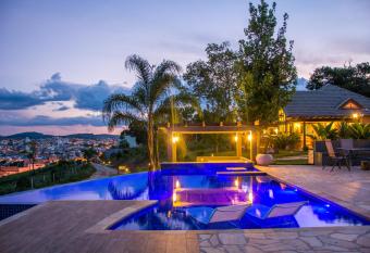 Hotel Pousada   gua Da Mina allows 18 year olds to book a room