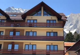 Kalinderu ADET ,l  ng   p  rtie has Balcony rooms