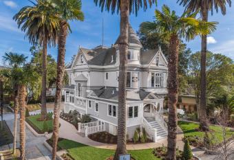 The George - Luxury Boutique Inn has Balcony rooms
