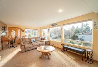 Moss Quadrant has Balcony rooms