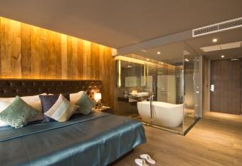 Le Coral Resort has Balcony rooms