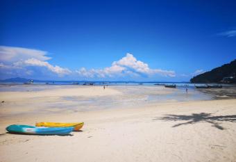 Phi Phi Ba Kao Bay Resort has Balcony rooms