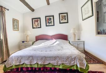 LesArnauds allows 18 year olds to book a room