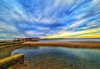 ap 4 has Balcony rooms