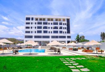 A & L HOTEL allows 18 year olds to book a room