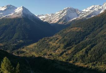 La Foug  re has Balcony rooms