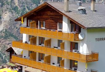 B&B Alpenr  sli allows 18 year olds to book a room
