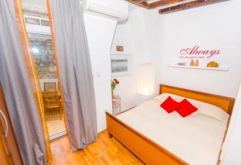 Studios Anna has Balcony rooms