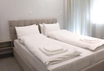 Apartment Ori allows 18 year olds to book a room