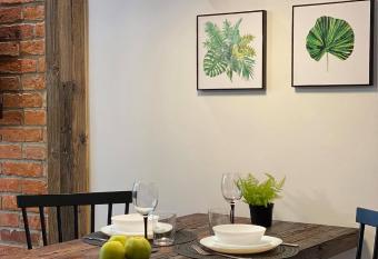 Niron Apartamenty Plac Konstytucji allows 18 year olds to book a room