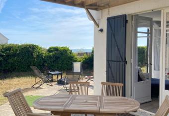 Maison de vacances en bordure de mer ! has Balcony rooms