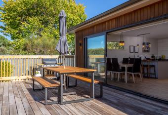 Broadway On New York allows 18 year olds to book a room