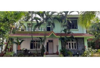 Luxury 4BHK villa 2 mins walk to beach has Balcony rooms
