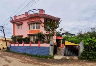 Coorg Paradise Inn luxury villas, resorts & holiday homes has Balcony rooms