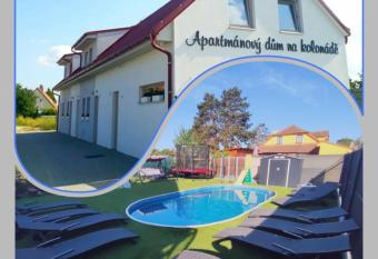 Apartm  nov   d  m na kolon  d   has Balcony rooms