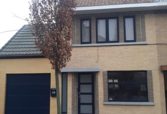 Vertentenhuis allows 18 year olds to book a room