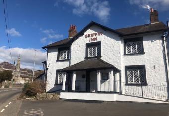 Griffin Inn allows 18 year olds to book a room