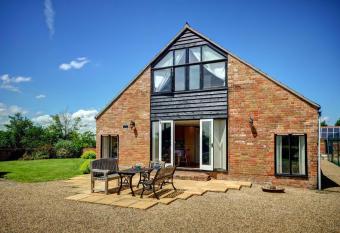 East Green Farm Cottages - The Dairy has Balcony rooms