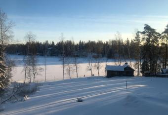 Yksi   j  rvenrannalla Espoossa allows 18 year olds to book a room