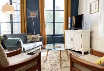 Van Gogh has Balcony rooms