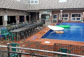 Elites Lodge has Balcony rooms