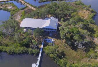 Crystal River Lullaby B&B has Balcony rooms