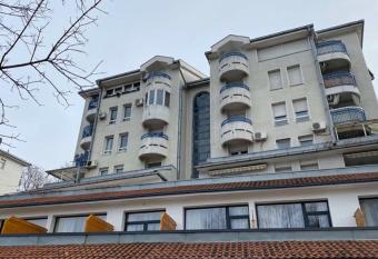 Super seven inn has Balcony rooms