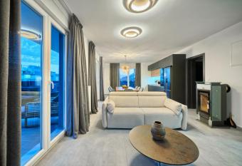 Liberty Living Apartments has rooms with a private hot tub