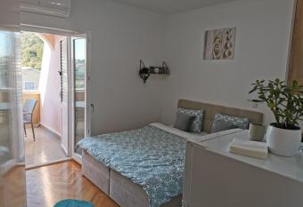 Apartment Cosy Nest in Barbat has Balcony rooms