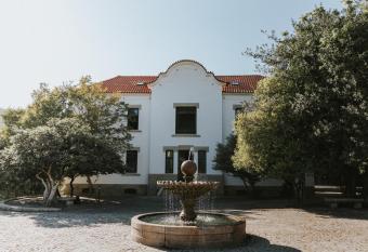 Casa dos Vales - Luxury Villa allows 18 year olds to book a room