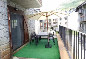 Vivienda Benasque Ibonet has Balcony rooms